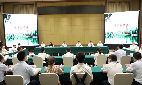 座谈会现场.jpg