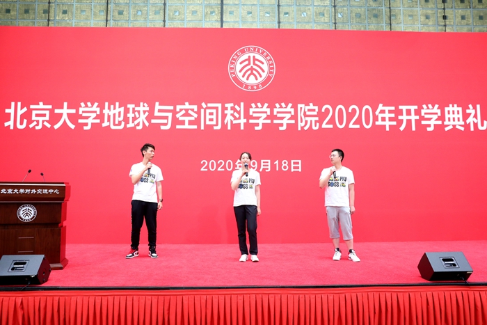 7 本科生新生代表快闪演唱_副本.jpg