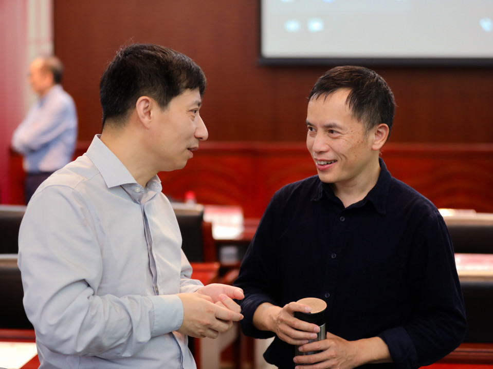 学者留影2.jpg