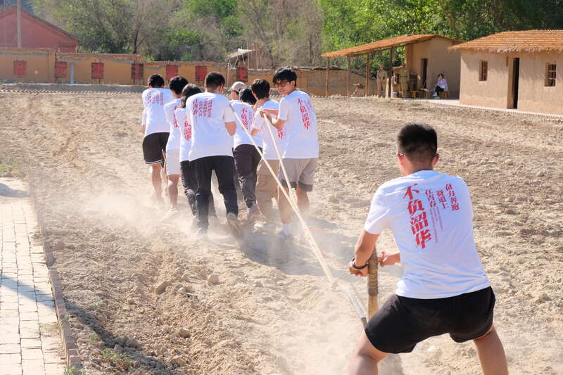 img_967d3b3c99e424c0776cc3b70a2d3a8729_c.jpg