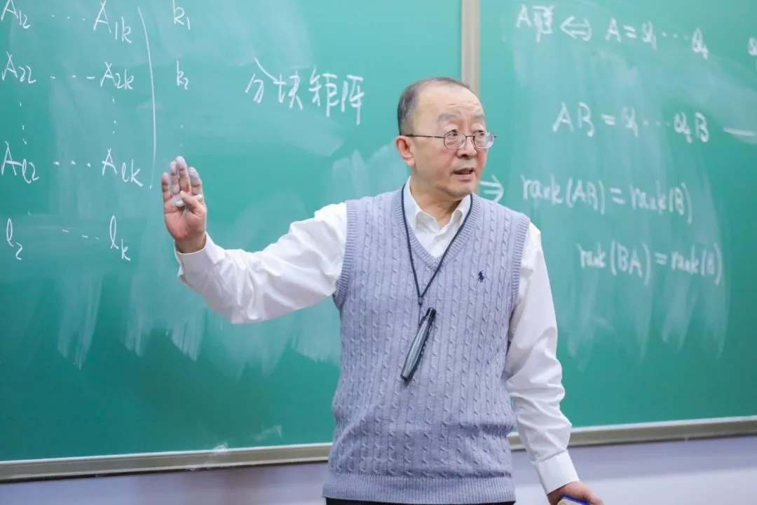 柳彬1.jpg